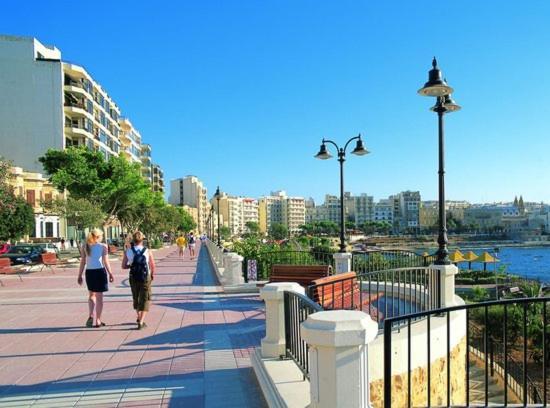Stylish 2Br Apartment In Central St Julians Saint Julian's 外观 照片